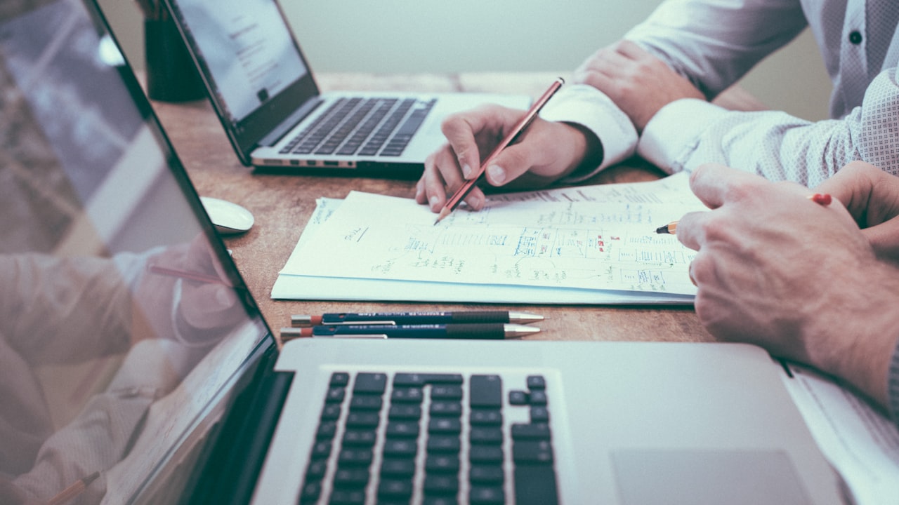 Analyzing call center outsourcing pricing models and total cost
